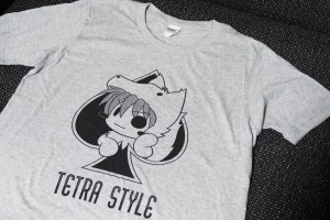 Tetra Style Tシャツ